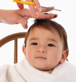 Per fare ciò, fai solo un po 'di pazienza e tempo, ed esplora anche l'elenco di quegli strumenti che puoi usare per creare il primo taglio di capelli del tuo bambino
